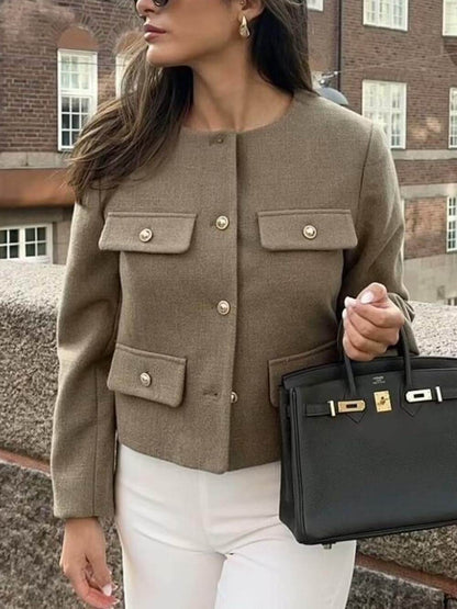 Veste de Tailleur Style Chanel avec Boutons Courts - Élégance et Chic Intemporel