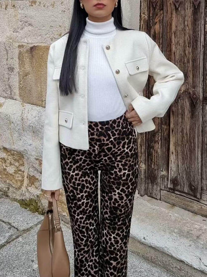 Veste de Tailleur Style Chanel avec Boutons Courts - Élégance et Chic Intemporel