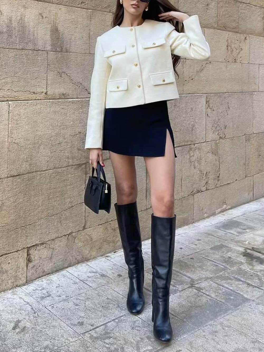 Veste de Tailleur Style Chanel avec Boutons Courts - Élégance et Chic Intemporel