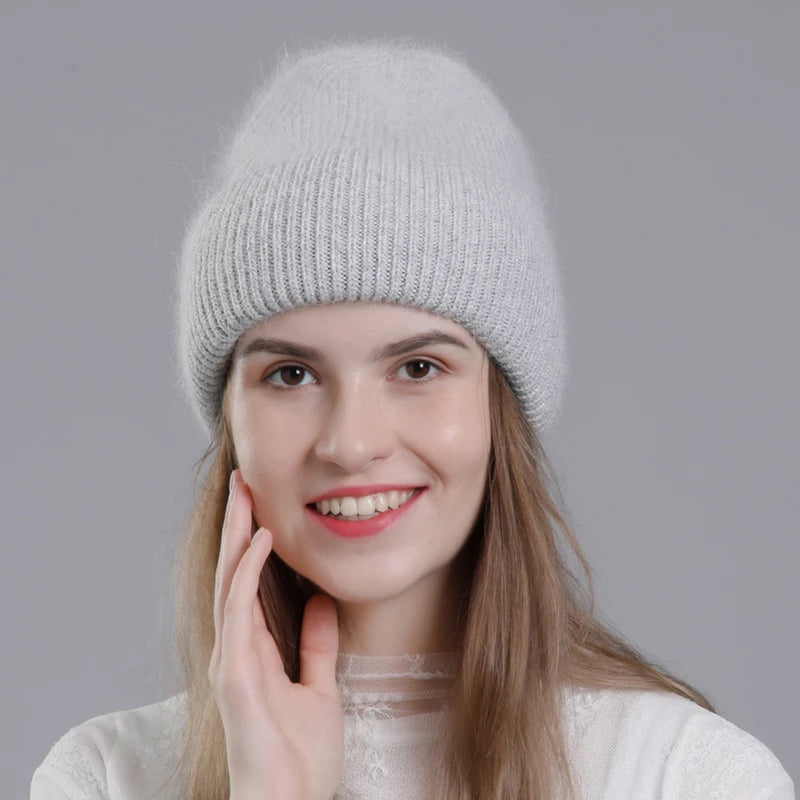 Bonnet d'Hiver Doux avec Cristaux - Bonnet Femme Tricoté Élégant - Collection Hiver Chic et Confortable