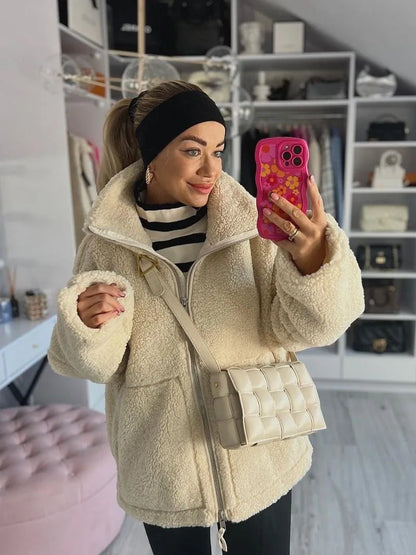 Veste Polaire Femme Hiver en Laine d'Agneau - Manteau Chaud Col Montant avec Poches Zippées - Style Streetwear