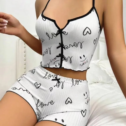 Ensemble Pyjama Femme Satin Cœurs - Nuisette Short Sexy Décolleté V - Tenue de Nuit Élégante