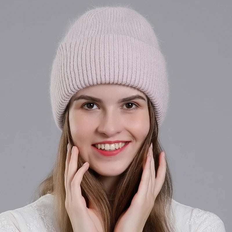 Bonnet d'Hiver Doux avec Cristaux - Bonnet Femme Tricoté Élégant - Collection Hiver Chic et Confortable