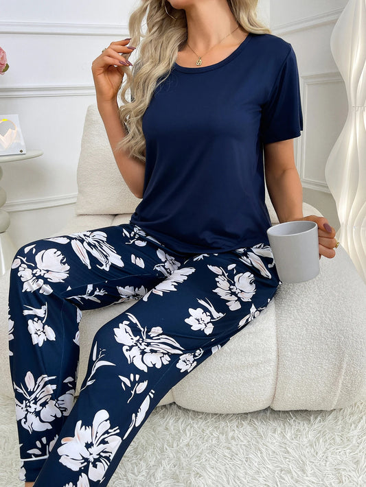 Ensemble Pyjama Femme Moderne - Haut Uni Manches Courtes et Pantalon Imprimé - Tenue d'Intérieur Confortable