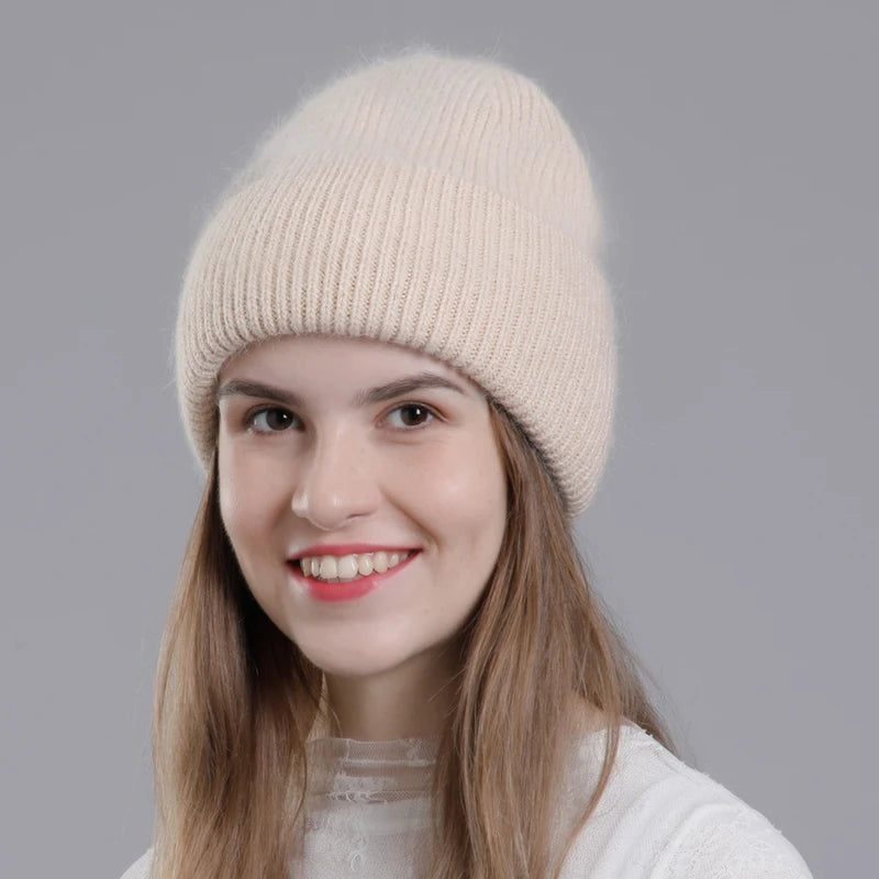 Bonnet d'Hiver Doux avec Cristaux - Bonnet Femme Tricoté Élégant - Collection Hiver Chic et Confortable