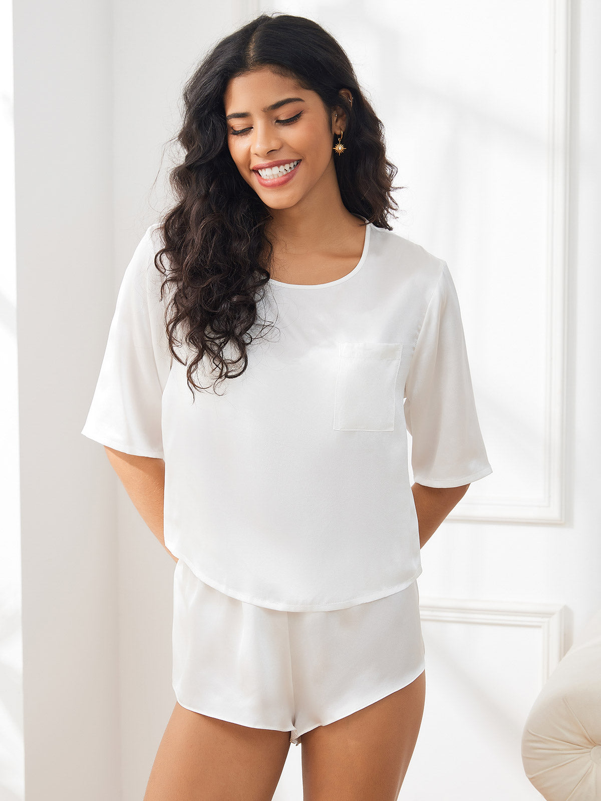 Ensemble Pyjama Femme en Soie Pure – Couleur Unie, Manches Courtes et Short, Parfait pour les Vacances