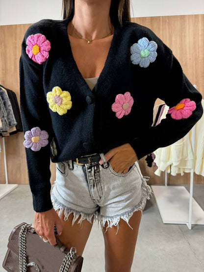 Cardigan Ample avec Fleurs au Crochet - Élégance et Confort pour un Style Décontracté